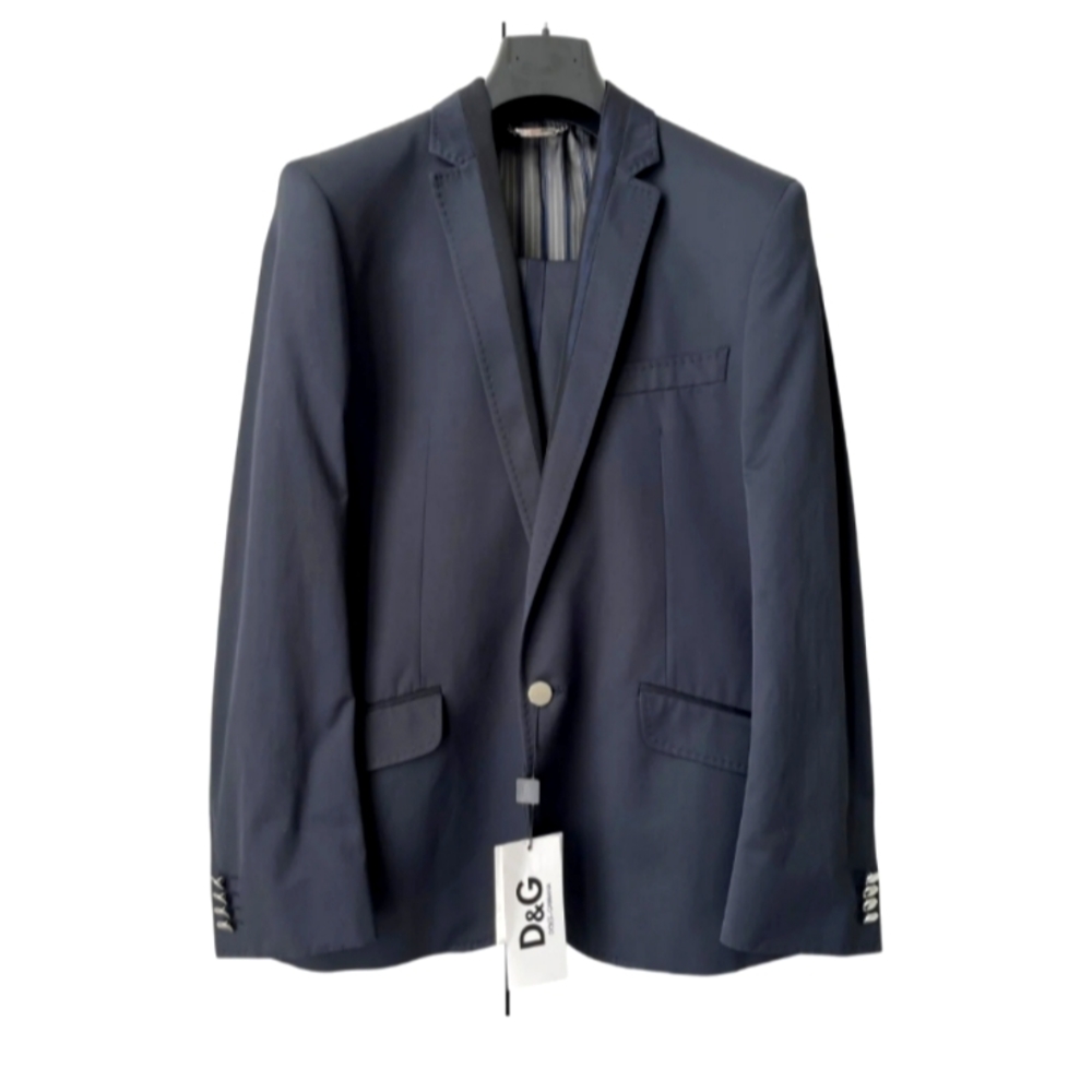 Brand new Dolce & Gabbana suit 42R pants 34 Waist 30 length can be altered 2 Fit